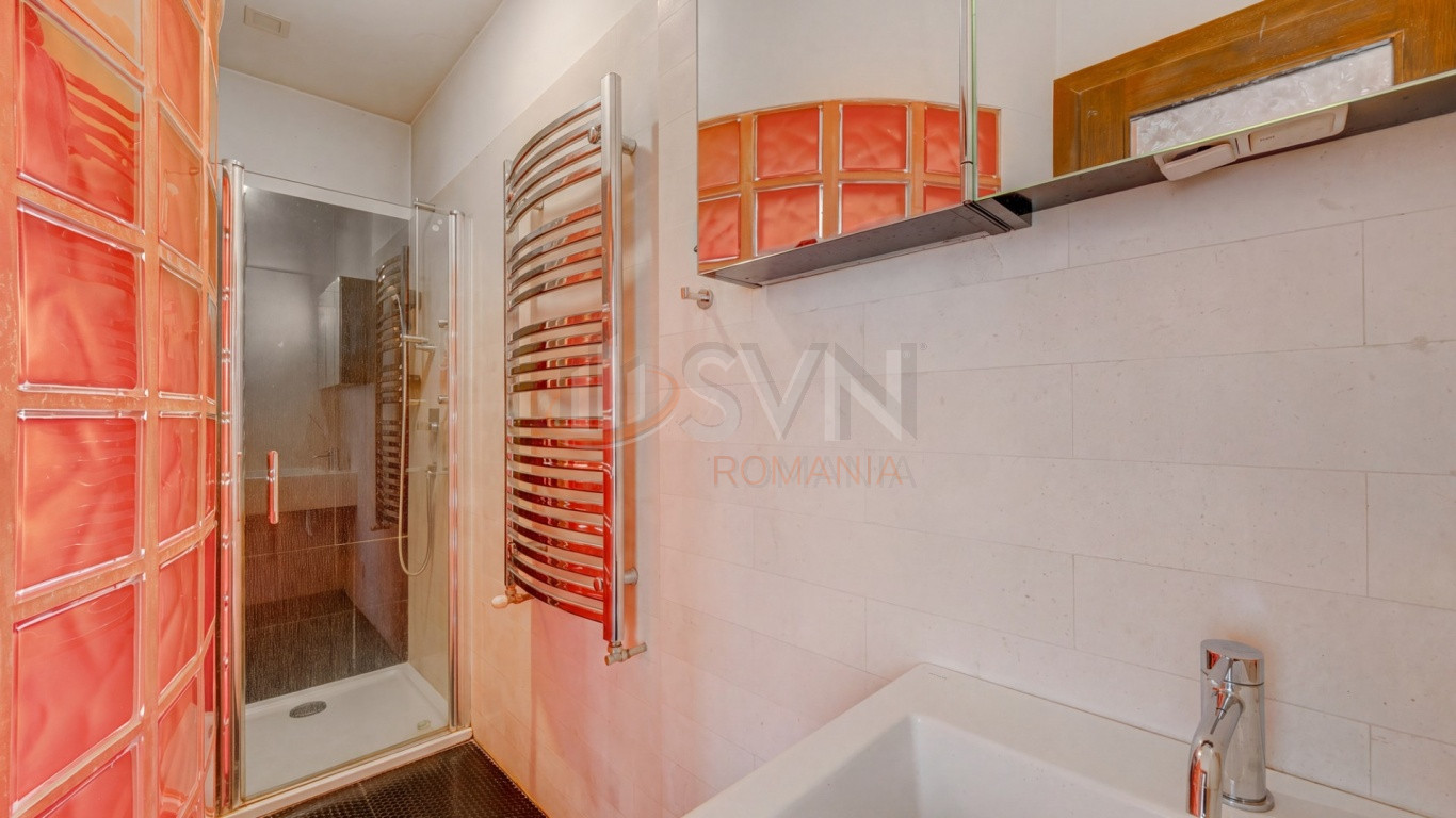 Casa, 5 camere Bucuresti/P-ta Unirii