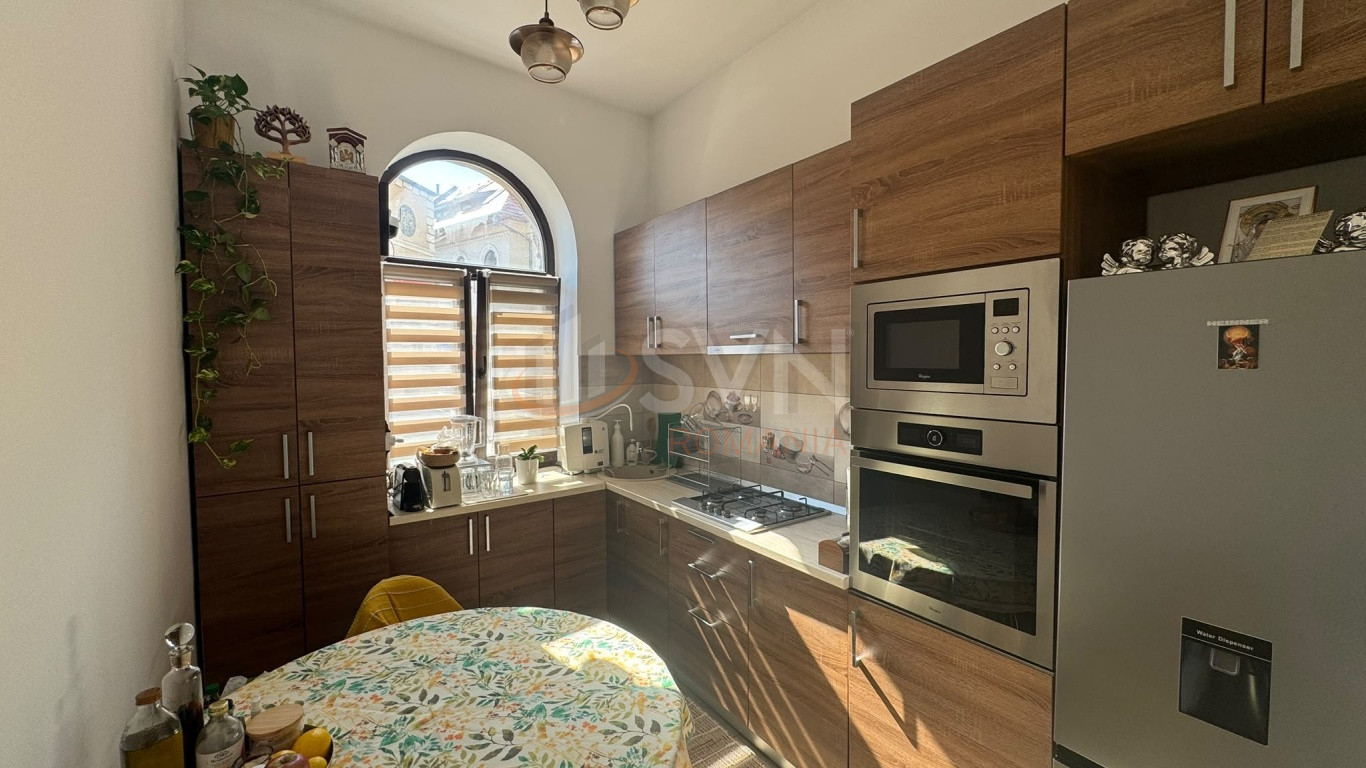 Casa, 5 camere Bucuresti/P-ta Romana