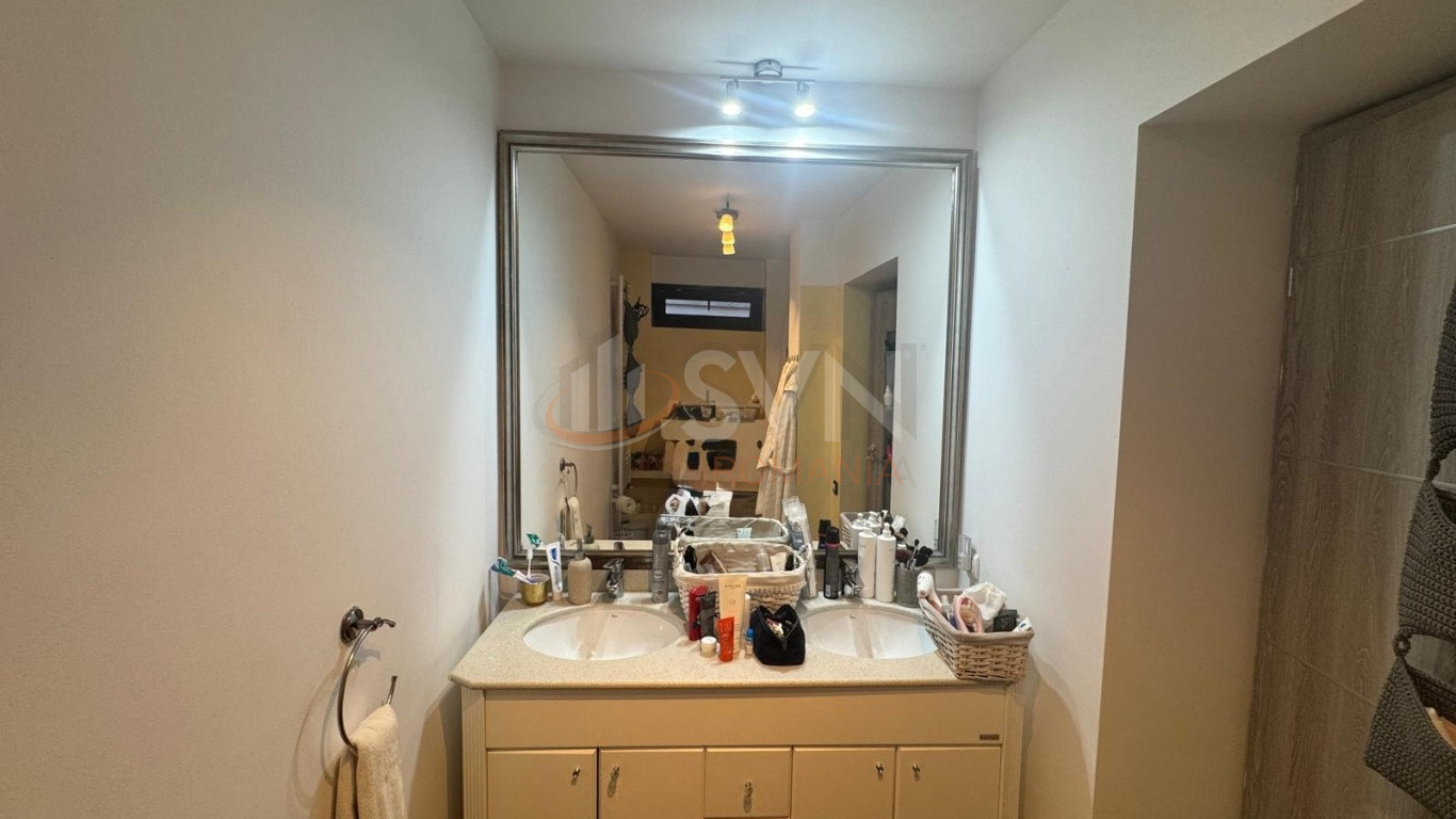 Casa, 5 camere Bucuresti/P-ta Romana