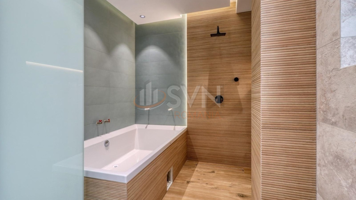 Casa, 5 camere Bucuresti/P-ta Victoriei