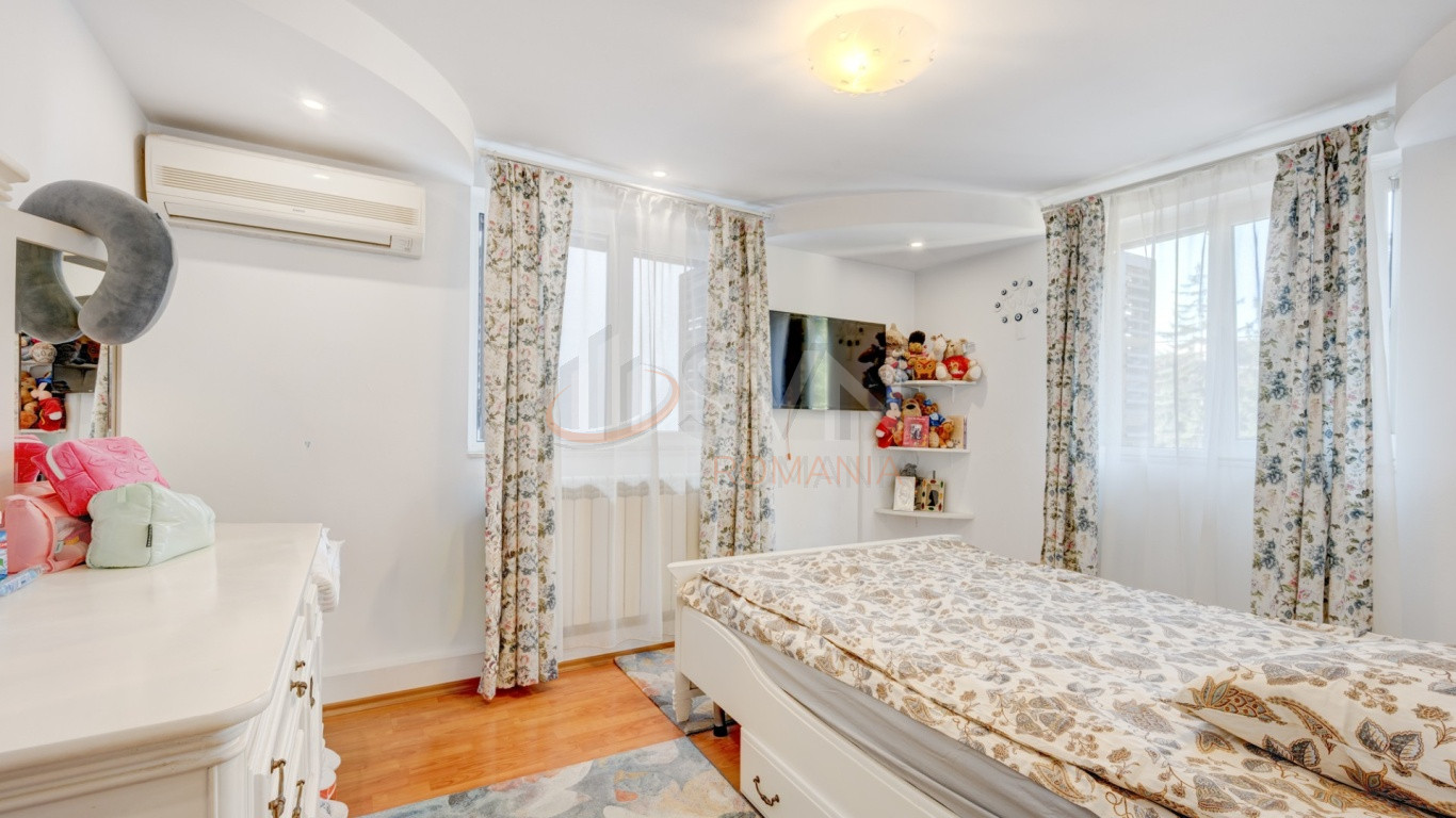 Casa, 5 camere Bucuresti/Bucurestii Noi