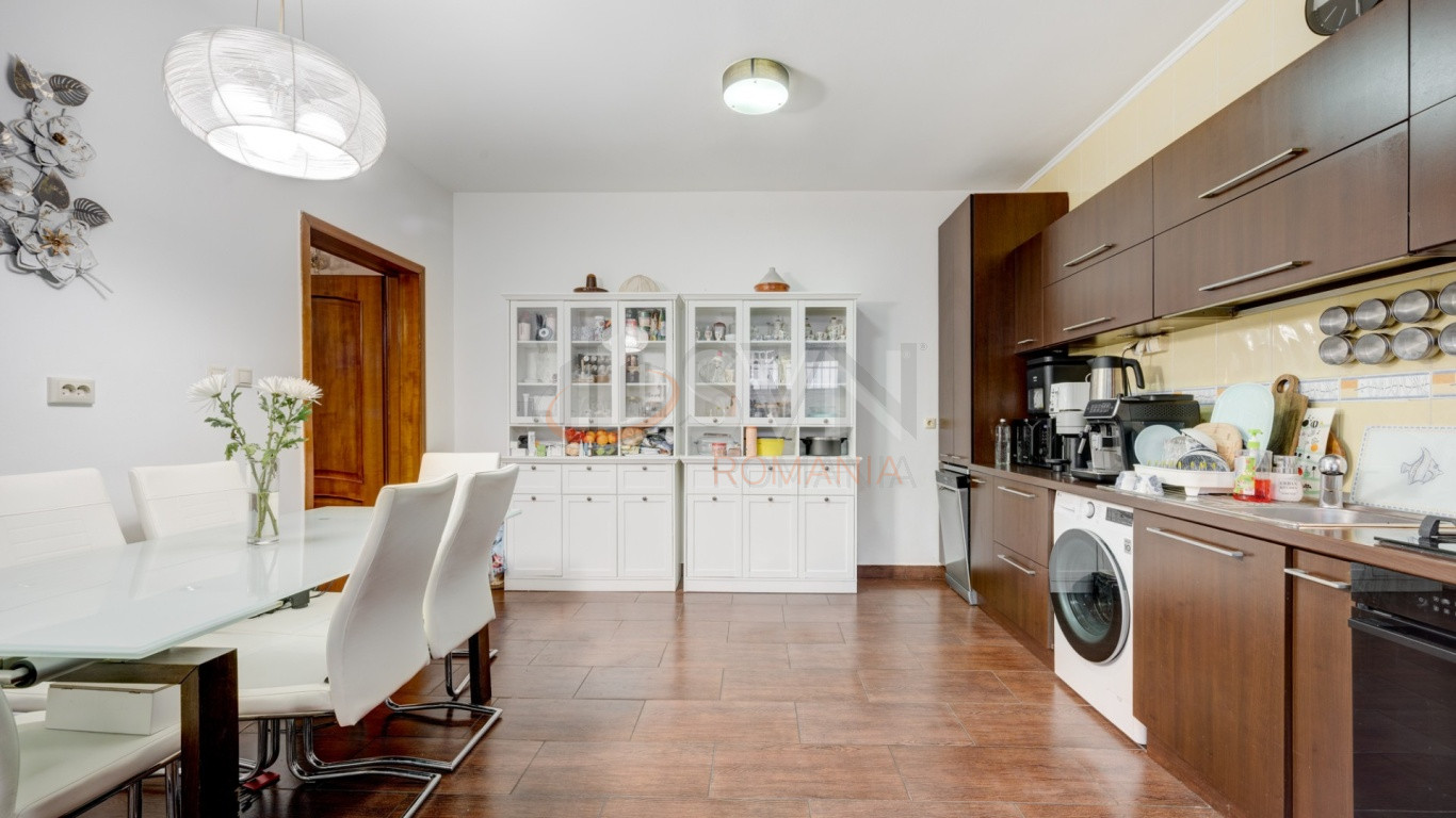 Casa, 5 camere Bucuresti/Bucurestii Noi