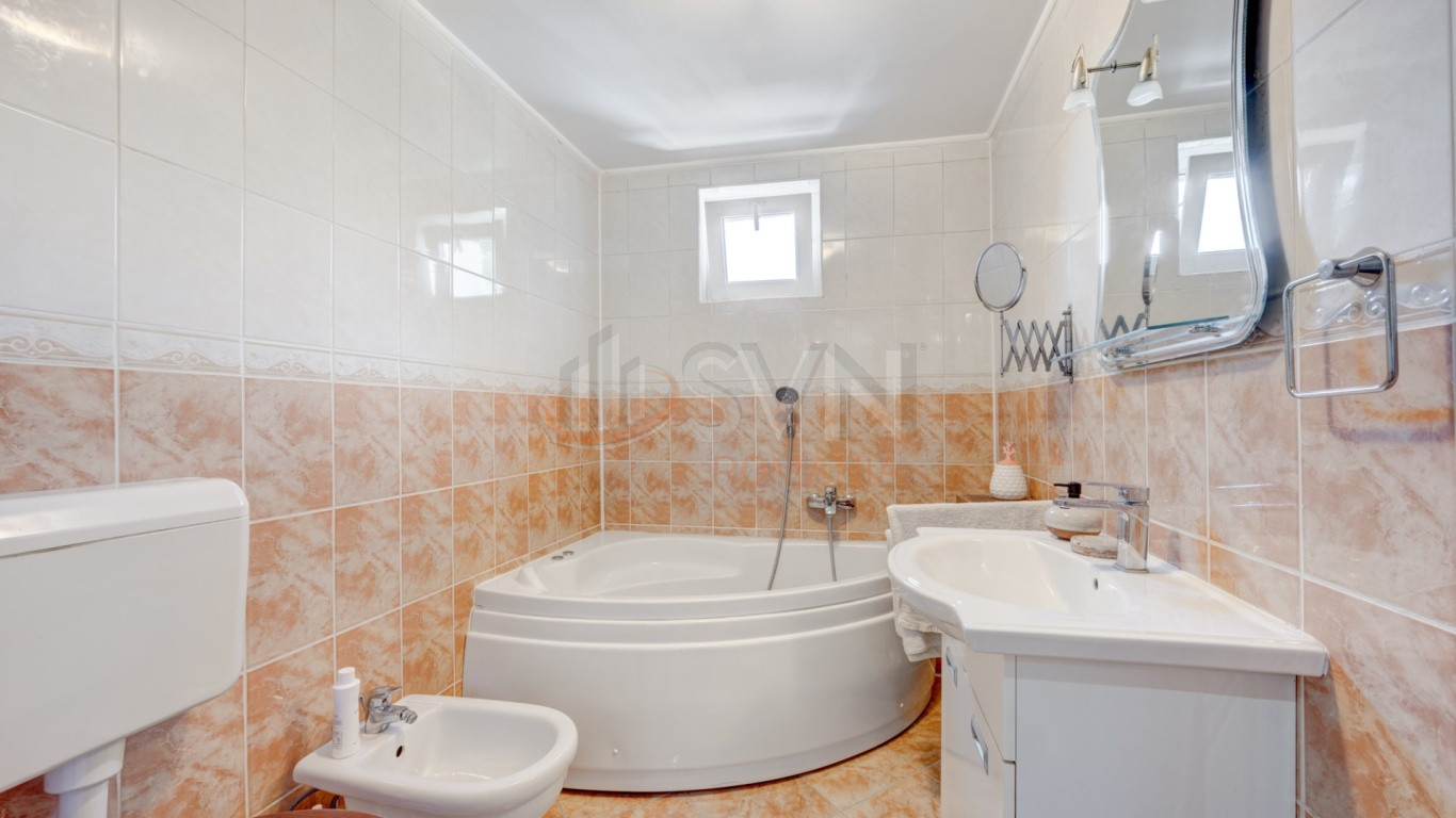 Casa, 5 camere Bucuresti/Bucurestii Noi