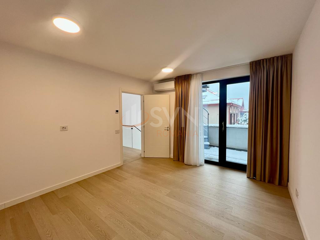 Casa, 5 camere Bucuresti/Sisesti