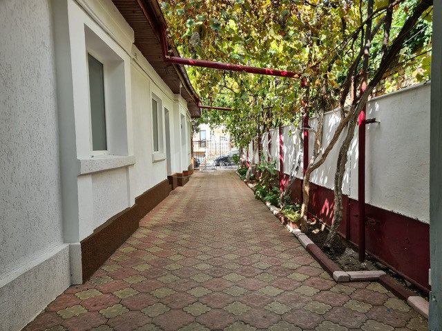 Casa, 5 camere Bucuresti/1 Mai