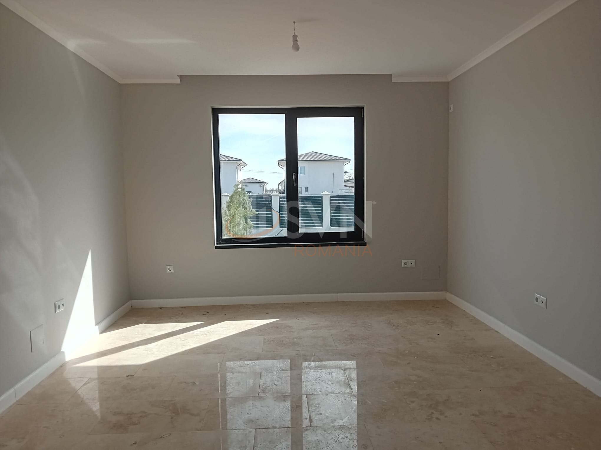 Casa, 5 camere Dambovita/Centru