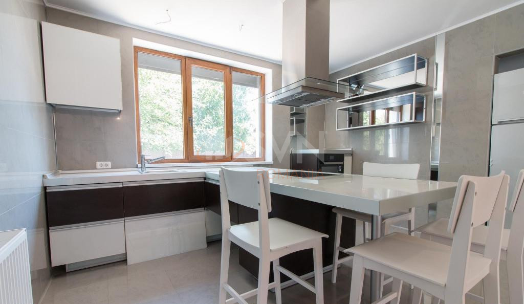 Casa, 5 camere Bucuresti/Iancu Nicolae