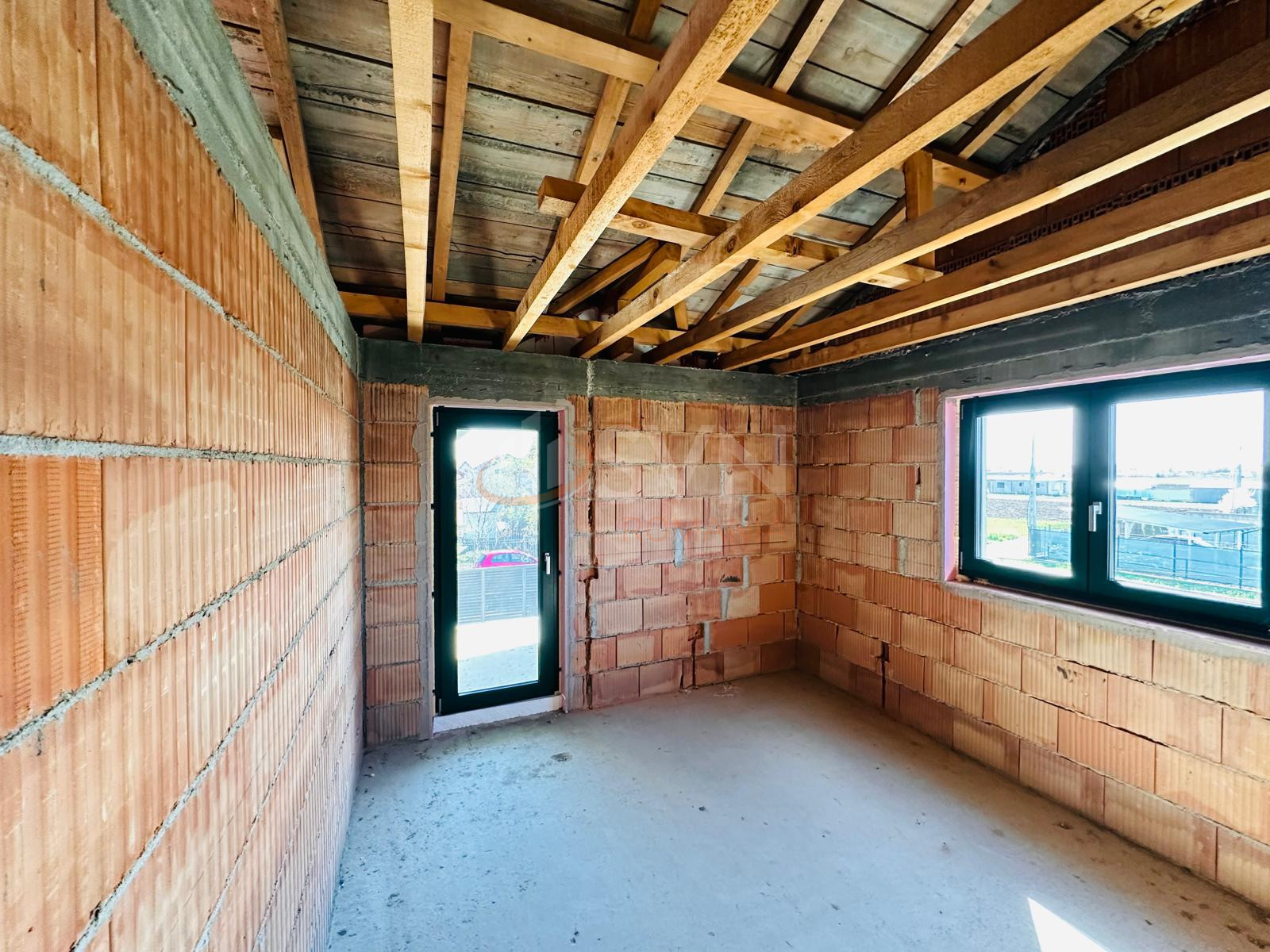 Casa, 5 camere Dambovita/Centru