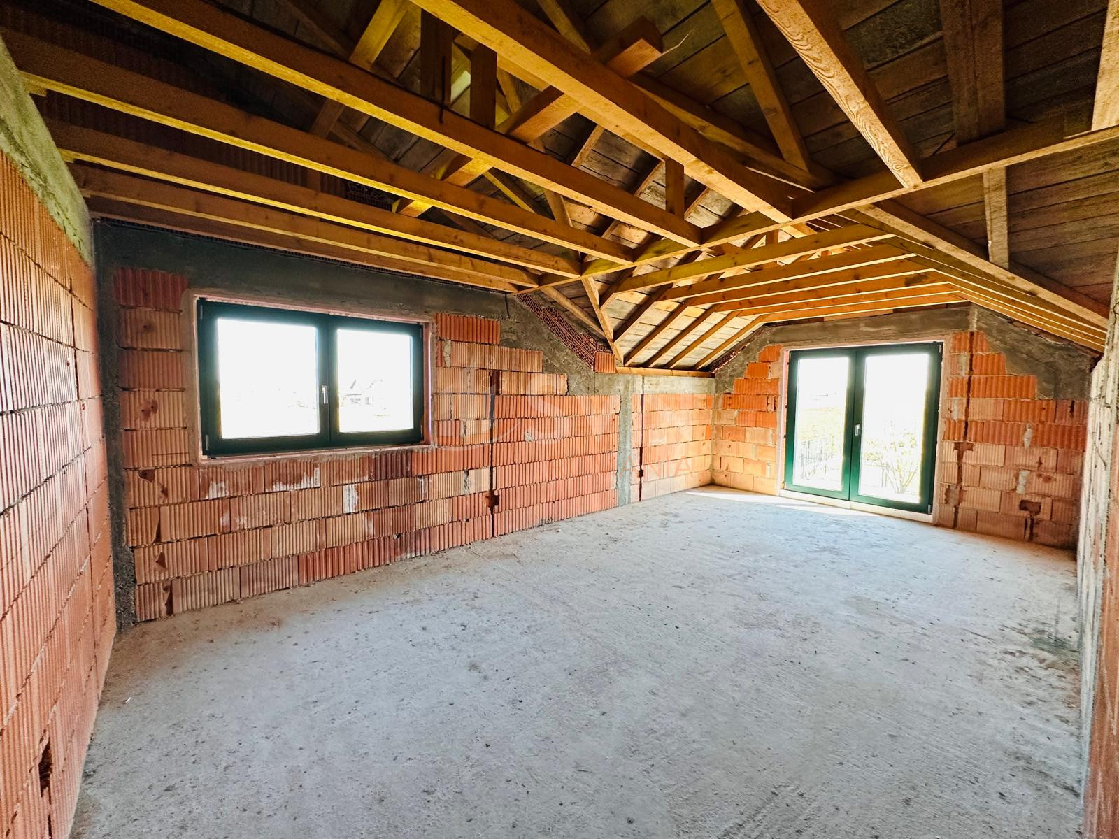 Casa, 5 camere Dambovita/Centru