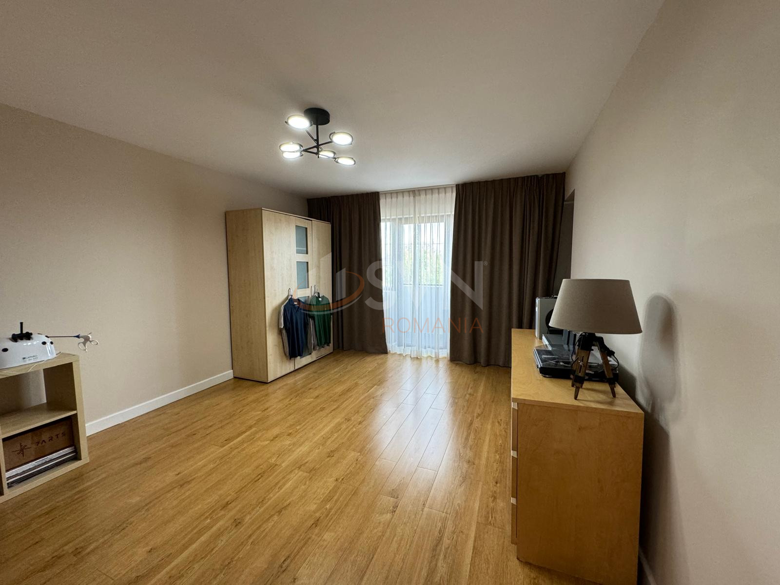 Casa, 5 camere Dambovita/Centru