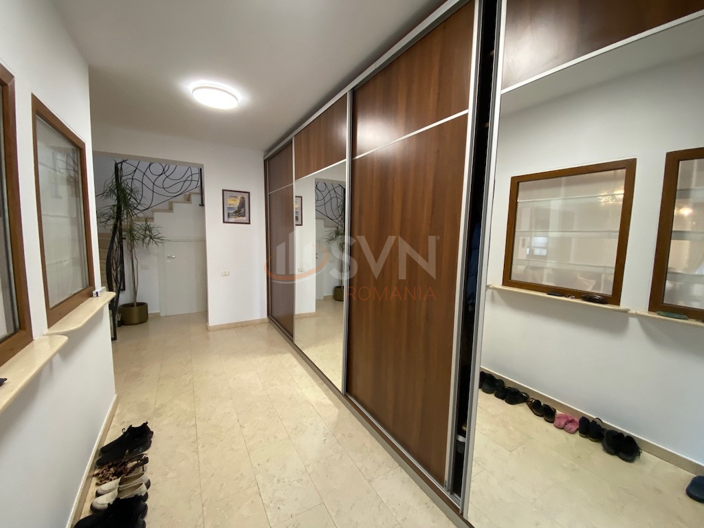 Casa, 5 camere Bucuresti/Damaroaia