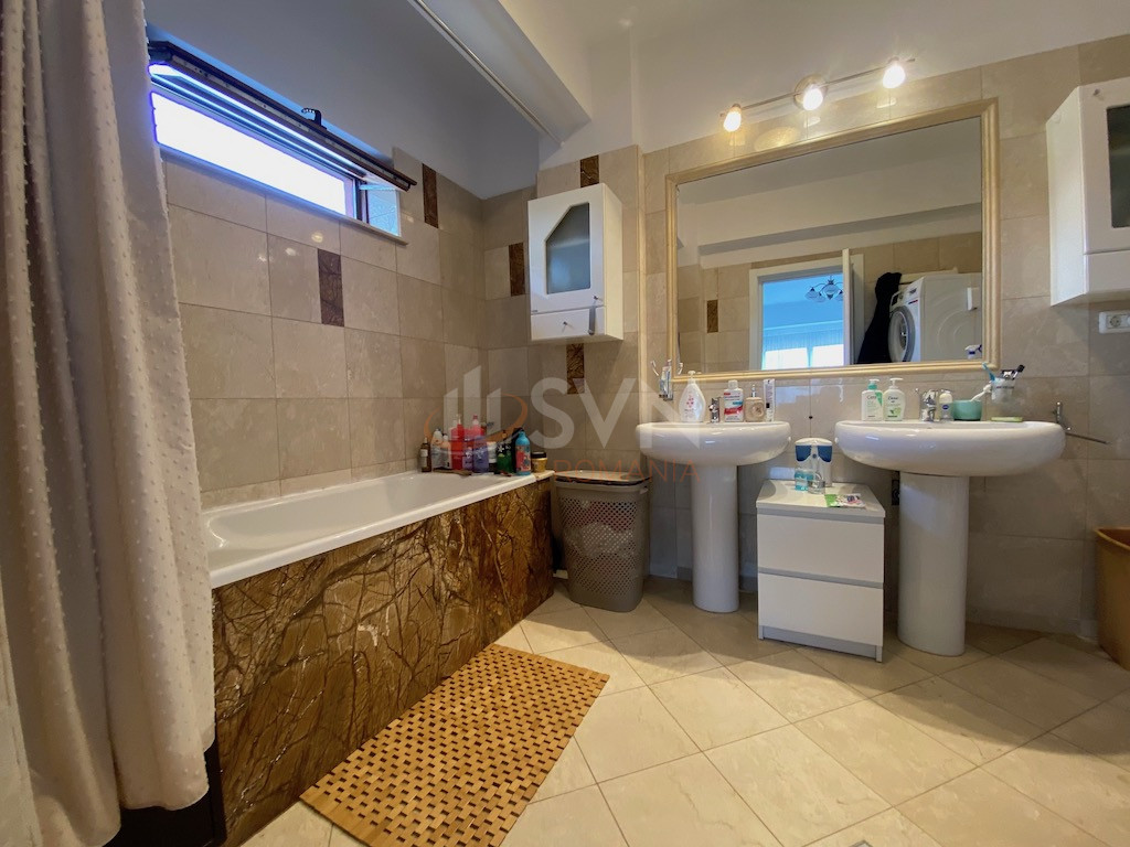 Casa, 5 camere Bucuresti/Damaroaia