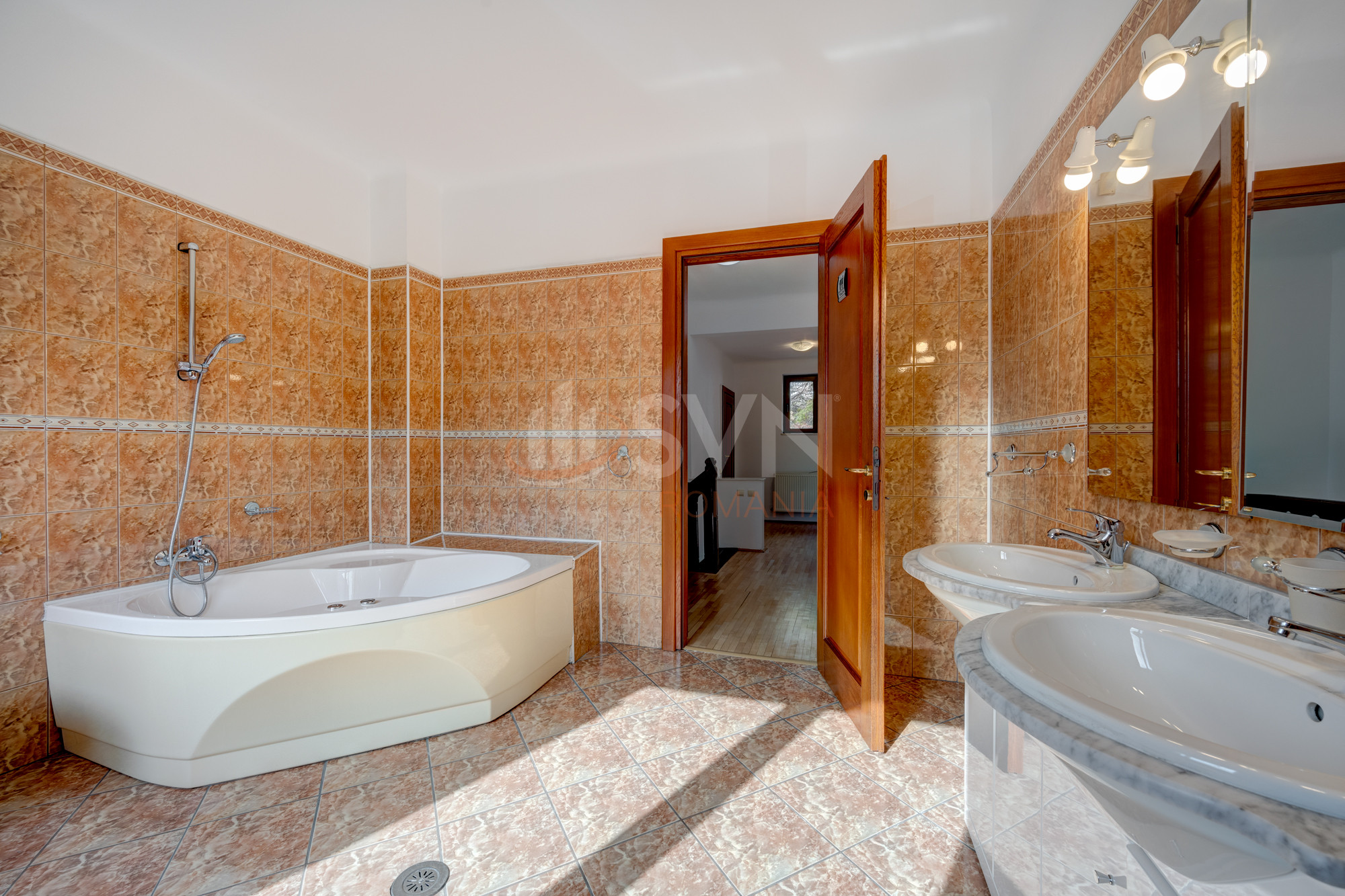 Casa, 5 camere Bucuresti/Piata Unirii (s3)