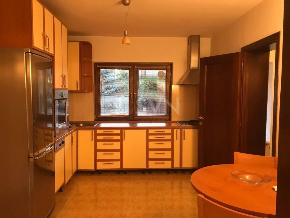 Casa, 5 camere Bucuresti/Iancu Nicolae