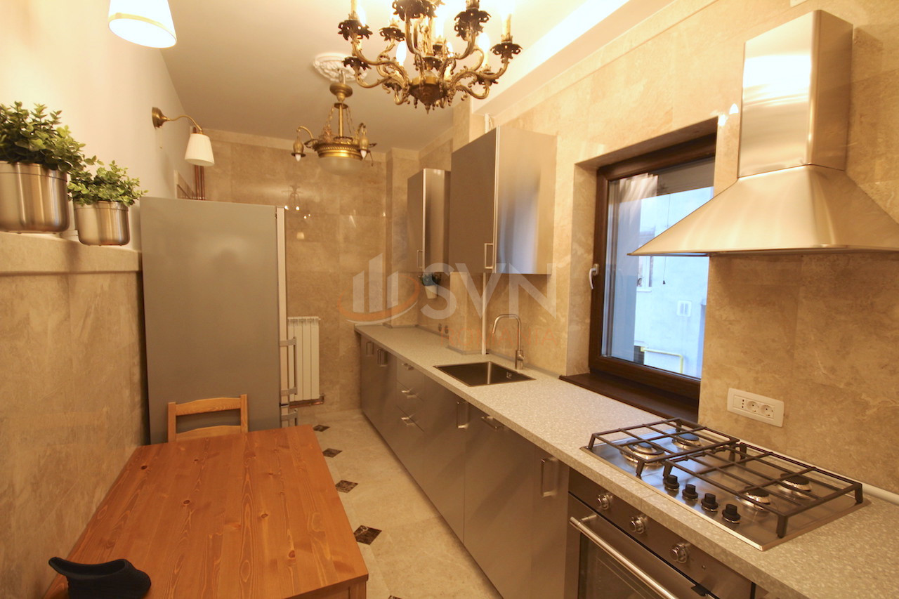 Casa, 6 camere Bucuresti/1 Mai