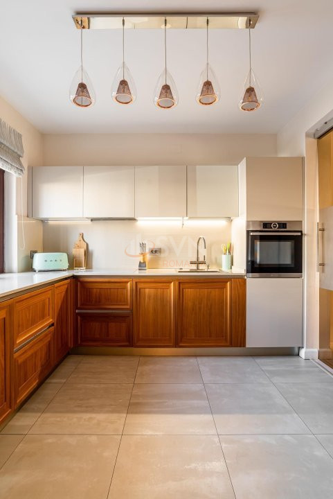 Casa, 6 camere Bucuresti/Domenii