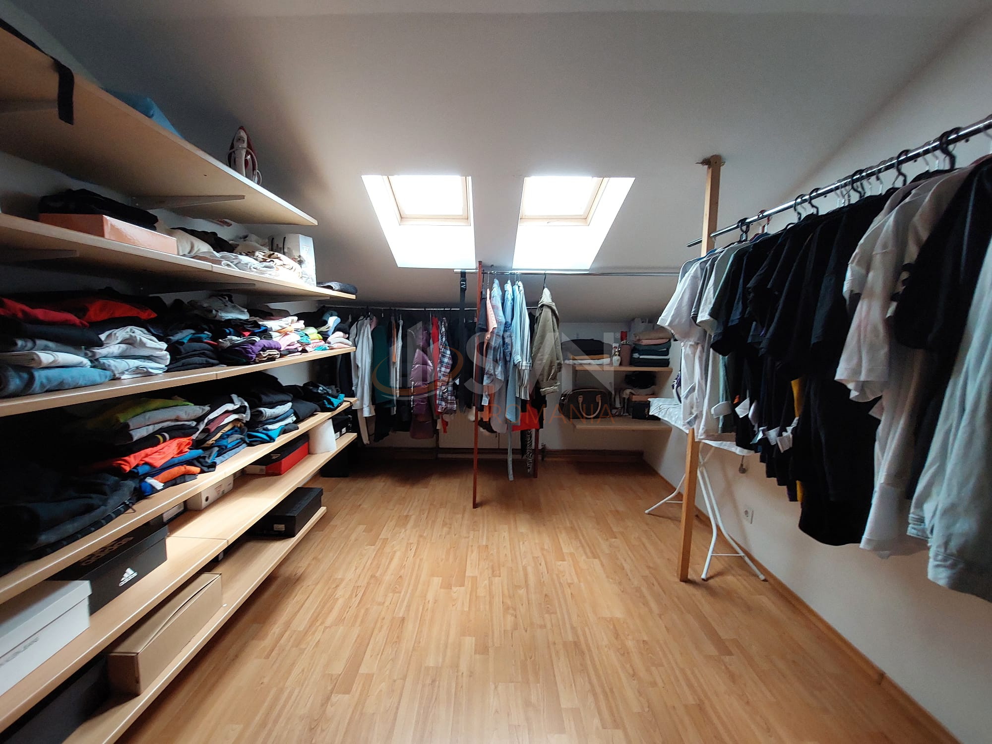 Casa, 6 camere Dambovita/Centru