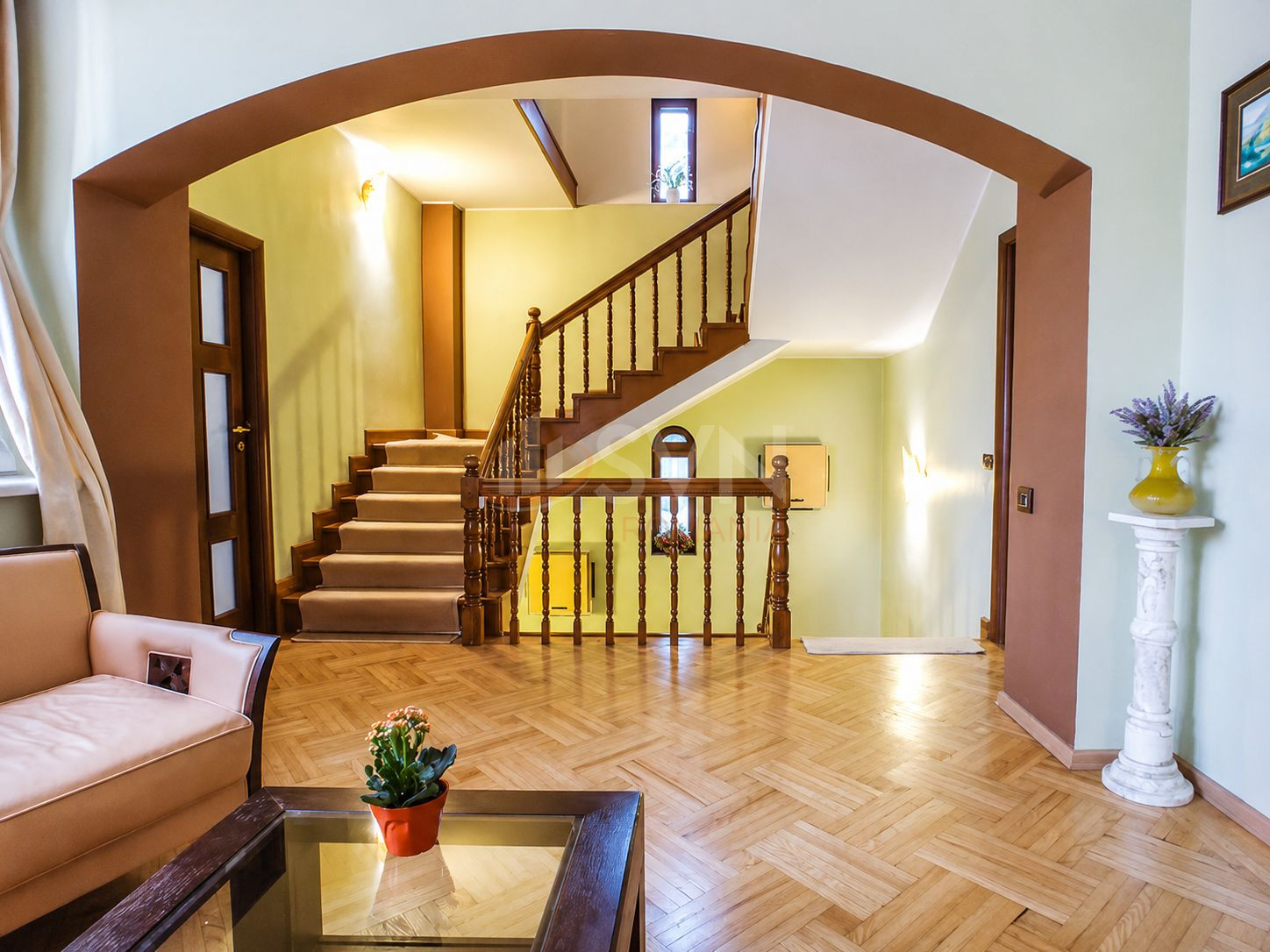 Casa, 6 camere Bucuresti/P-ta Victoriei