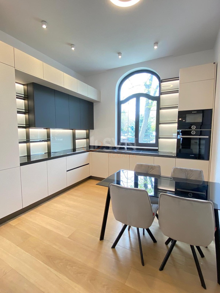Casa, 6 camere Bucuresti/Capitale