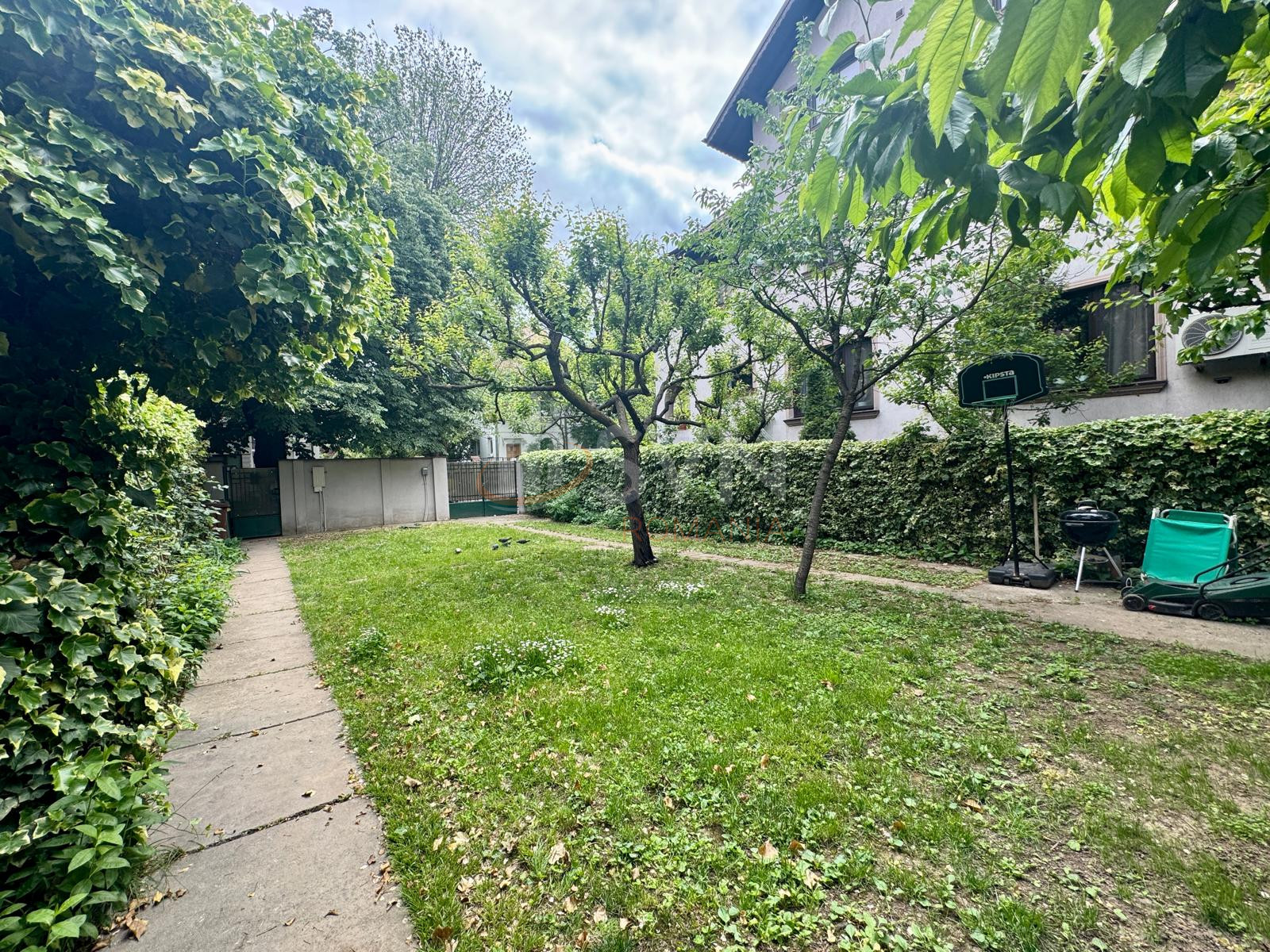 Casa, 6 camere Bucuresti/Domenii