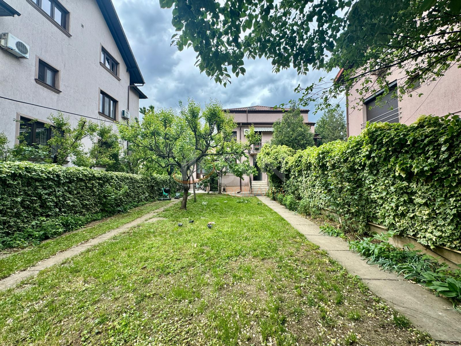 Casa, 6 camere Bucuresti/Domenii