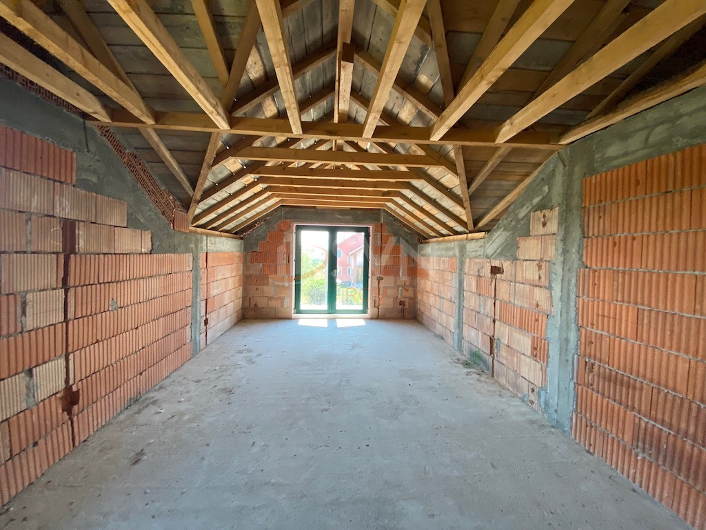 Casa, 6 camere Dambovita/Centru