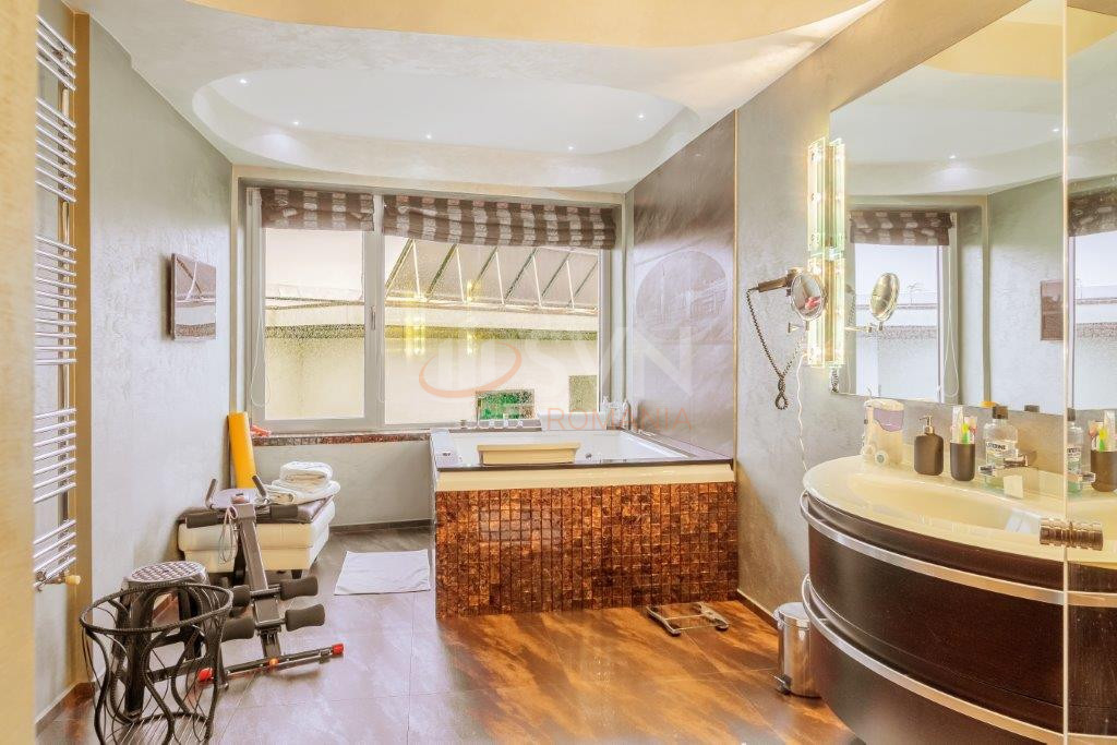 Casa, 6 camere Bucuresti/Baneasa