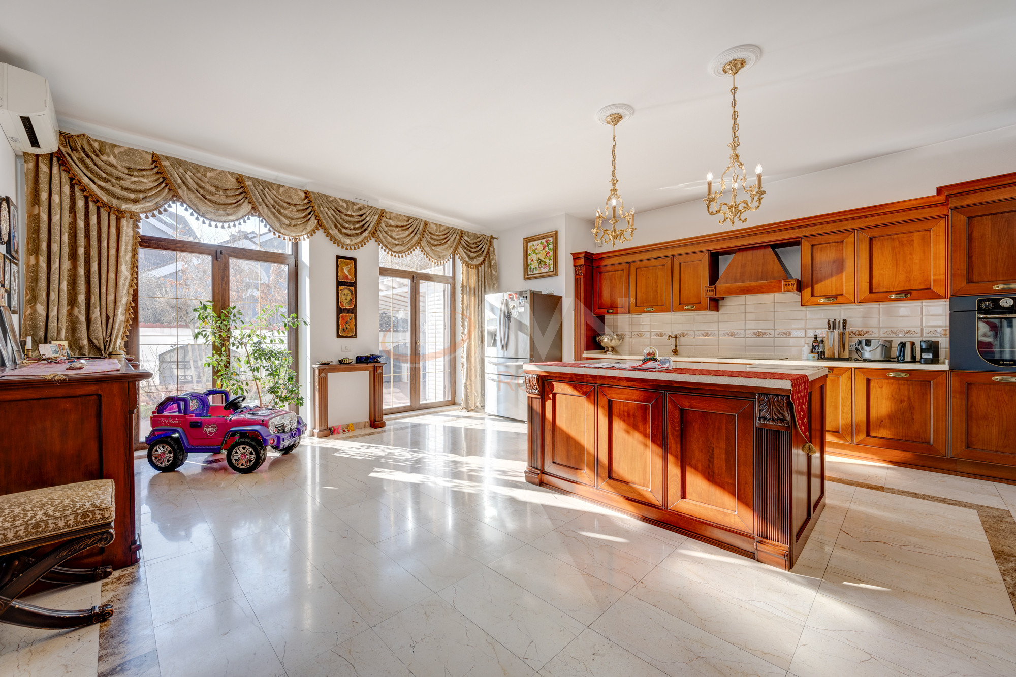 Casa, 6 camere Bucuresti/Iancu Nicolae