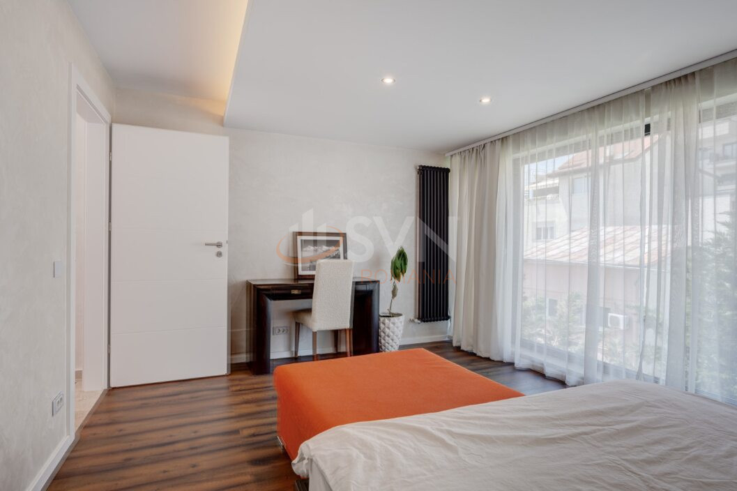 Casa, 7 camere Bucuresti/Domenii