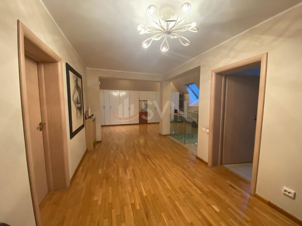 Casa, 7 camere Bucuresti/Iancu Nicolae