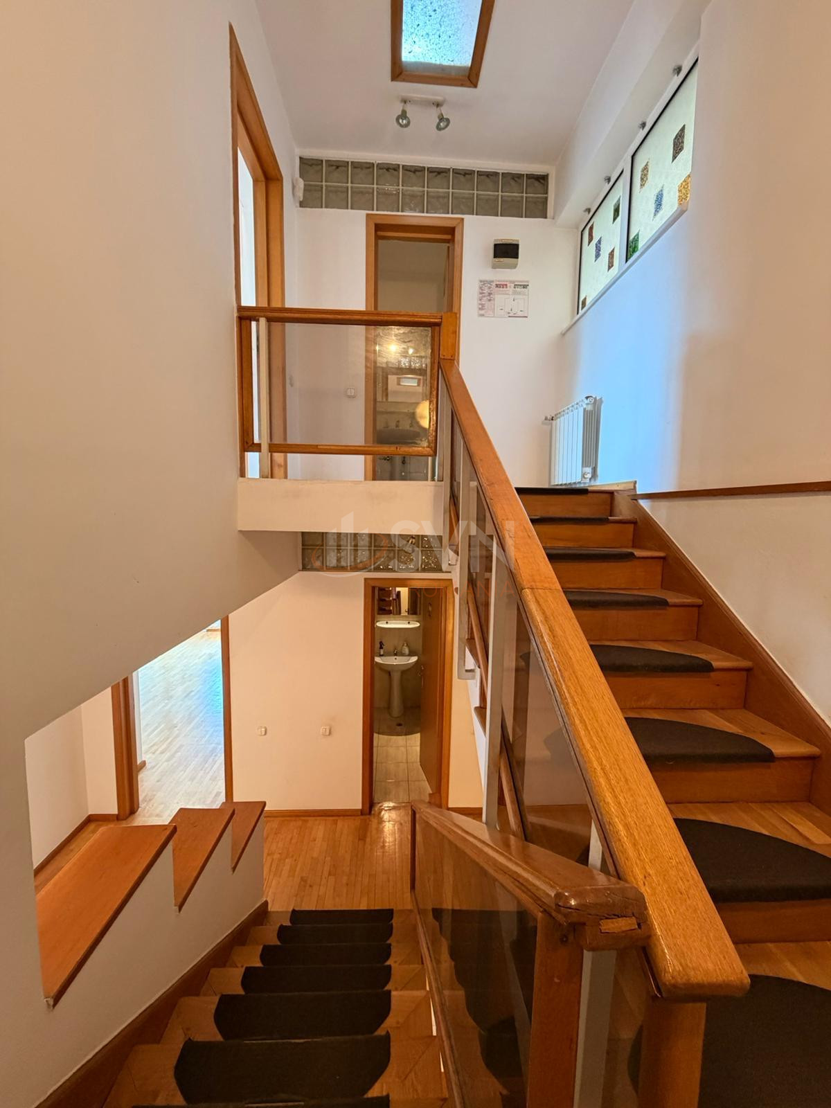 Casa, 7 camere Bucuresti/P-ta Victoriei