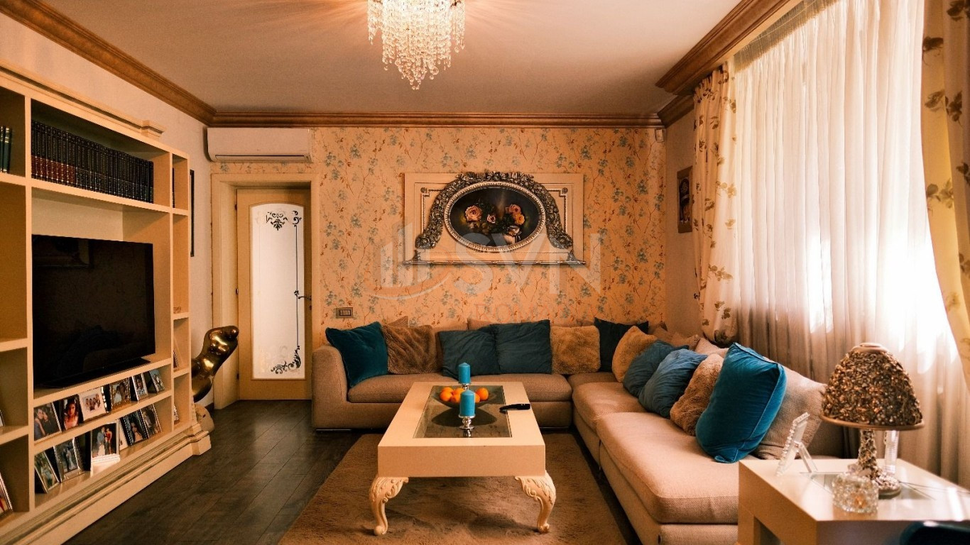 Casa, 7 camere Bucuresti/Domenii