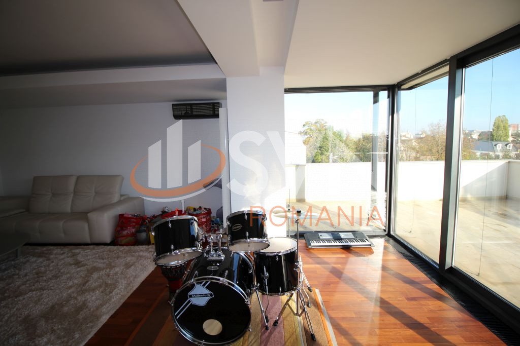 Casa, 7 camere Bucuresti/Damaroaia