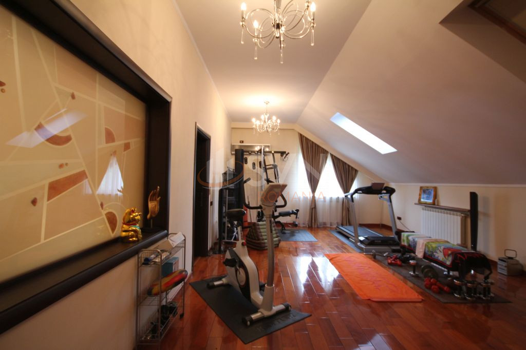 Casa, 8 camere Bucuresti/Pipera