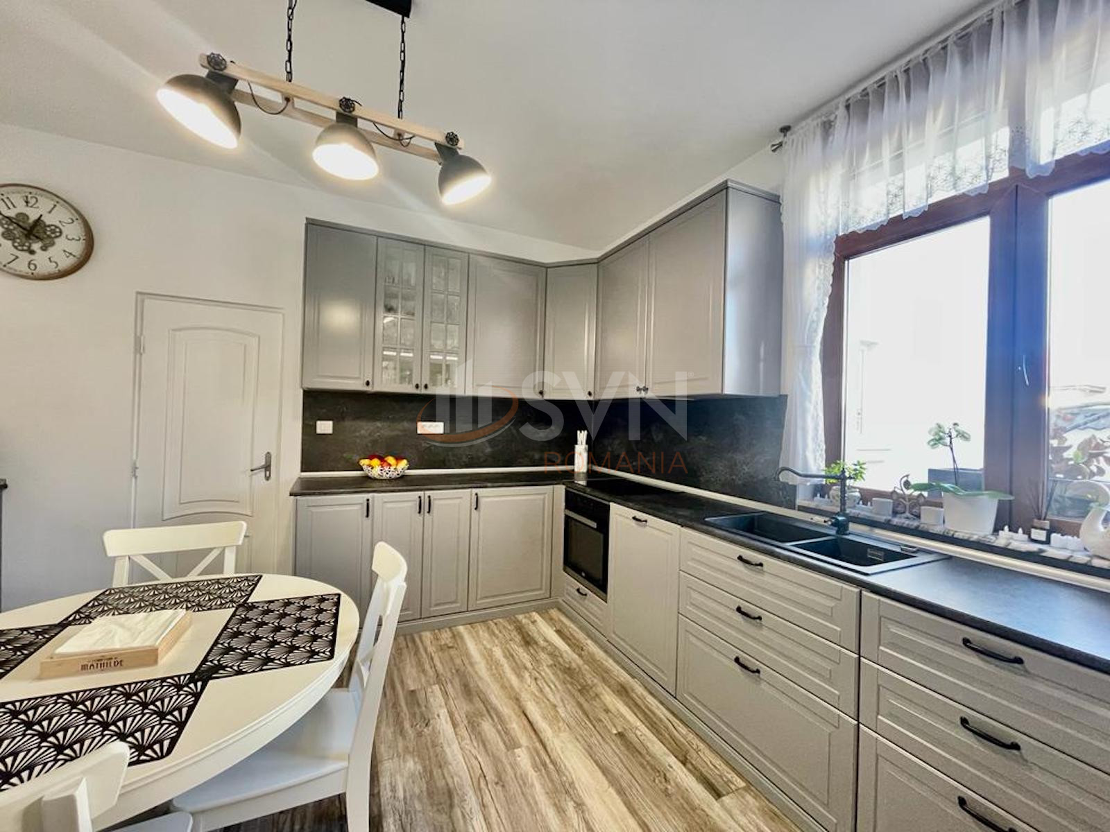 Casa, 8 camere Bucuresti/Domenii