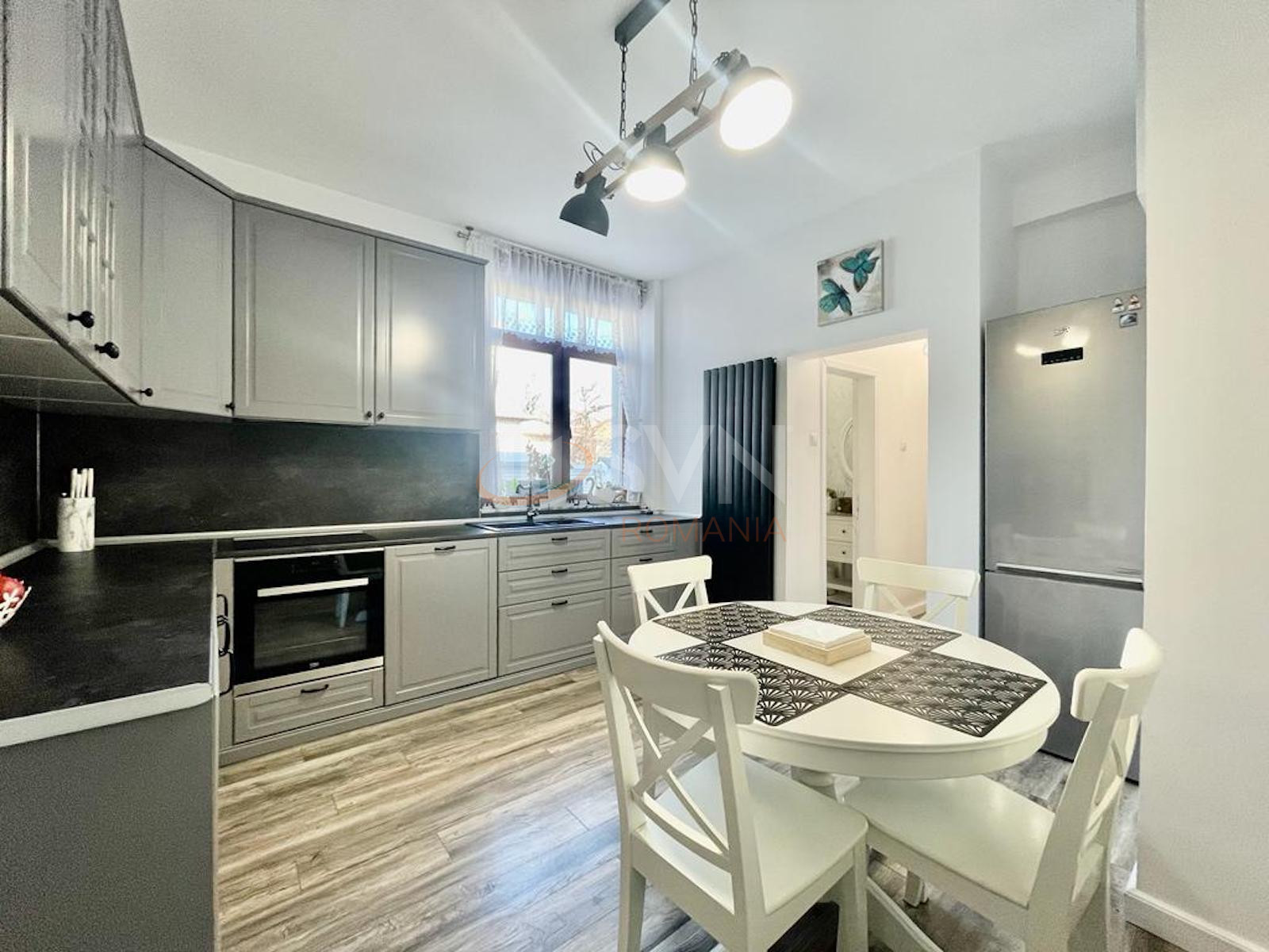 Casa, 8 camere Bucuresti/Domenii