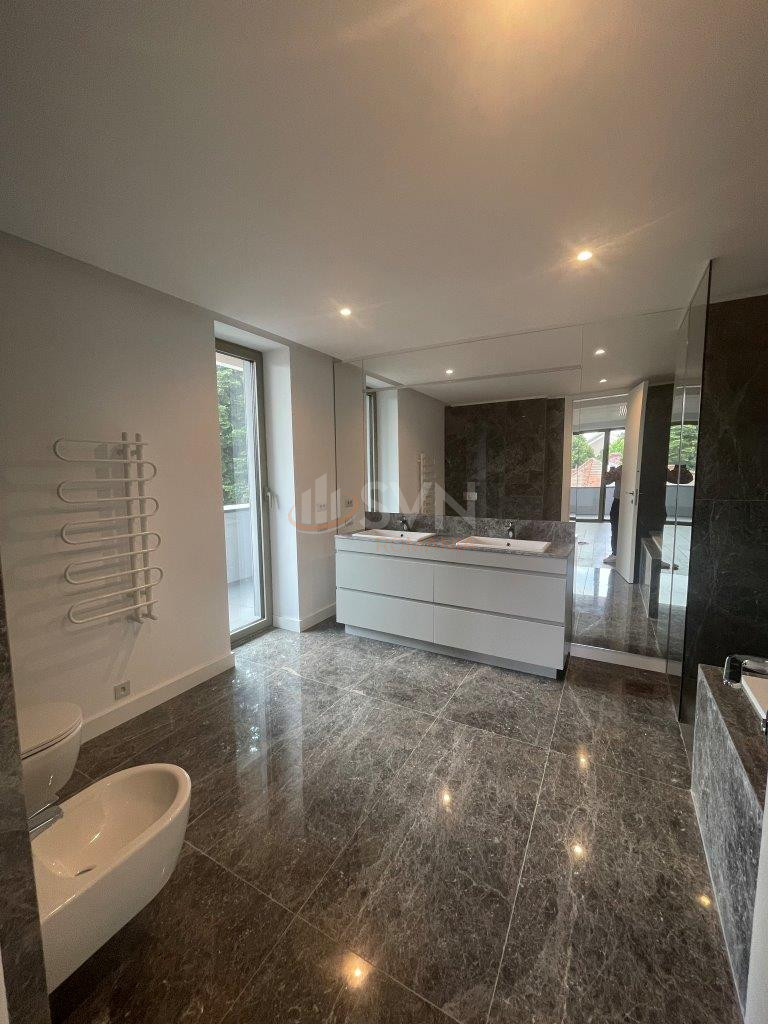 Casa, 8 camere Bucuresti/Domenii