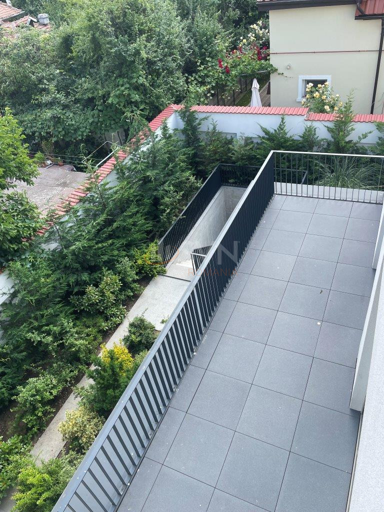 Casa, 8 camere Bucuresti/Domenii