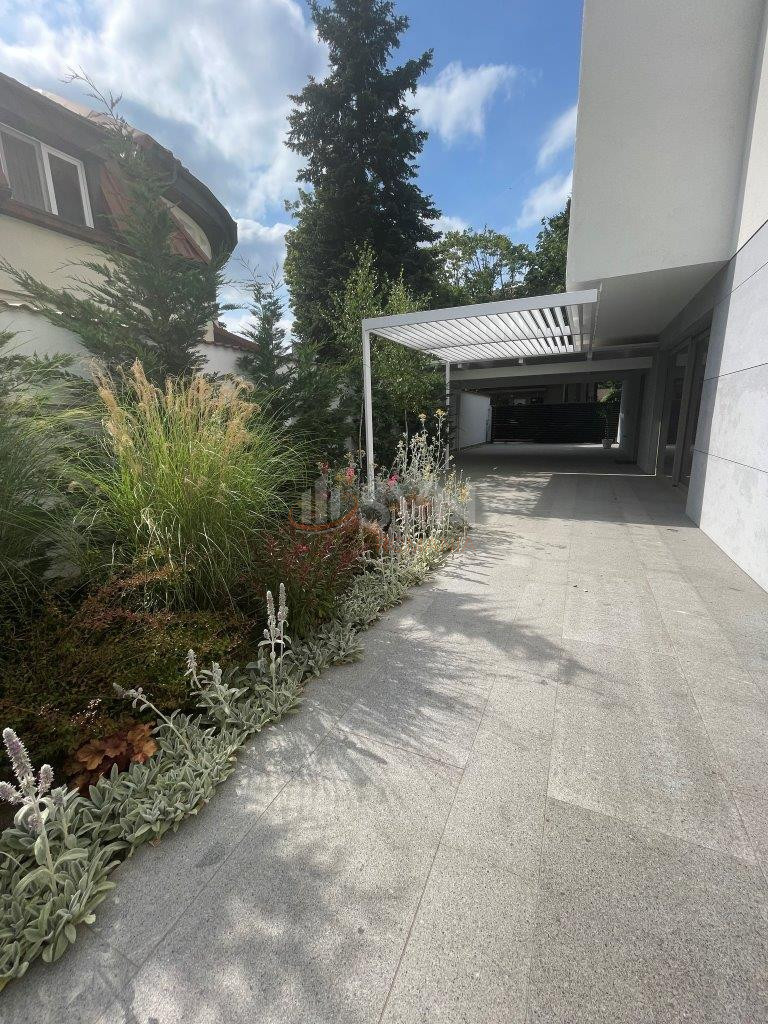 Casa, 8 camere Bucuresti/Domenii