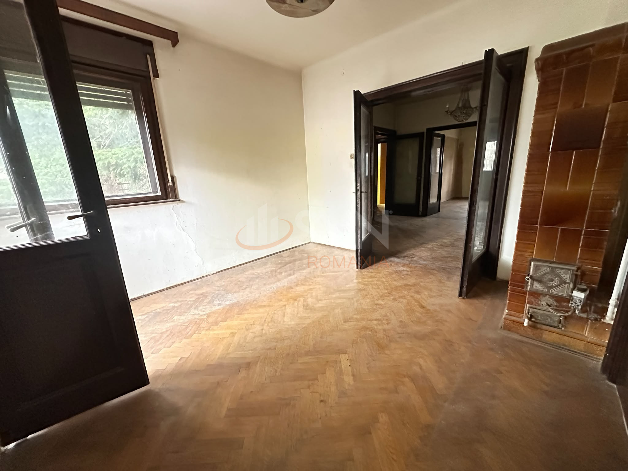 Casa, 8 camere Bucuresti/P-ta Alba Iulia
