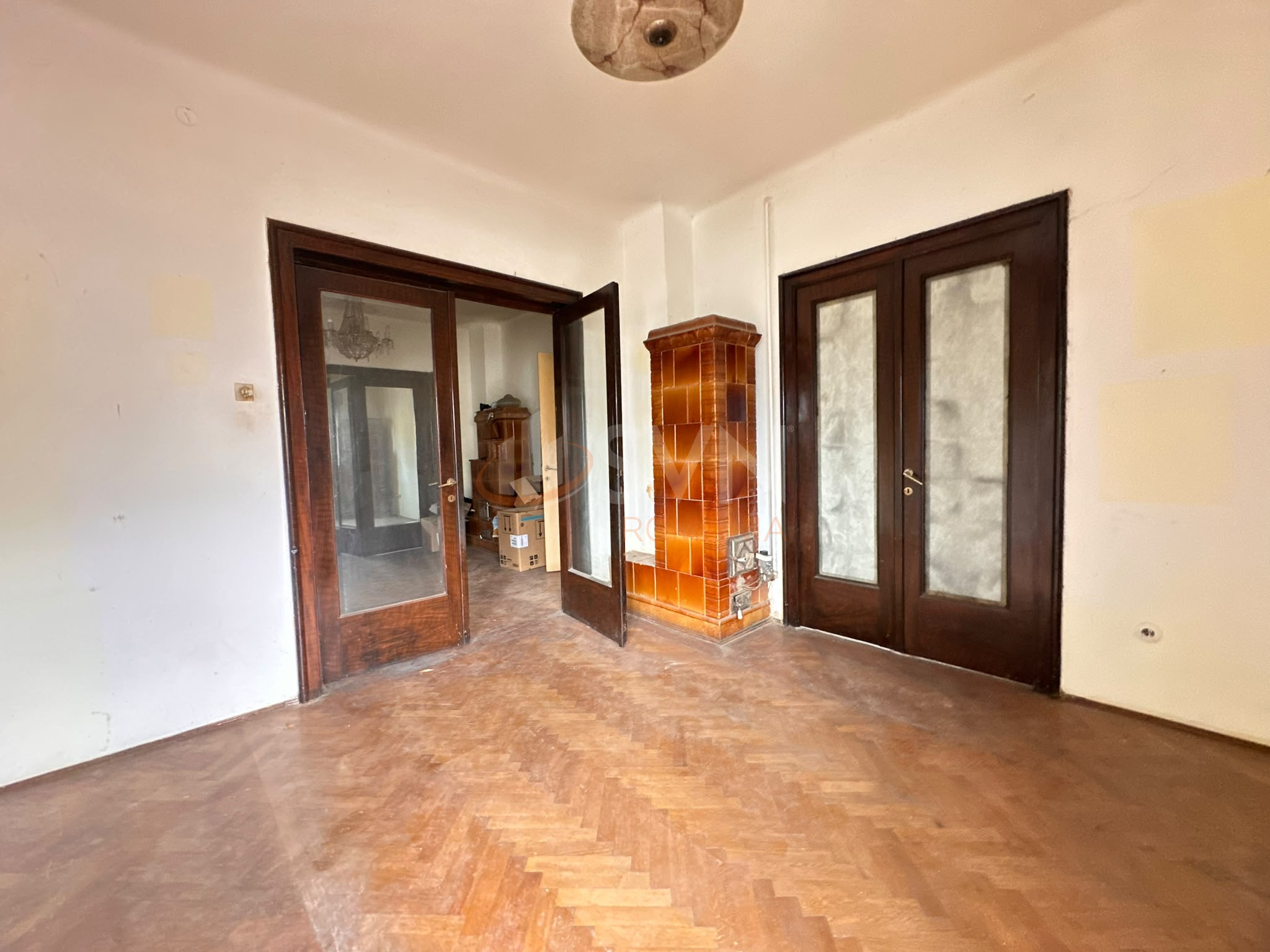 Casa, 8 camere Bucuresti/P-ta Alba Iulia