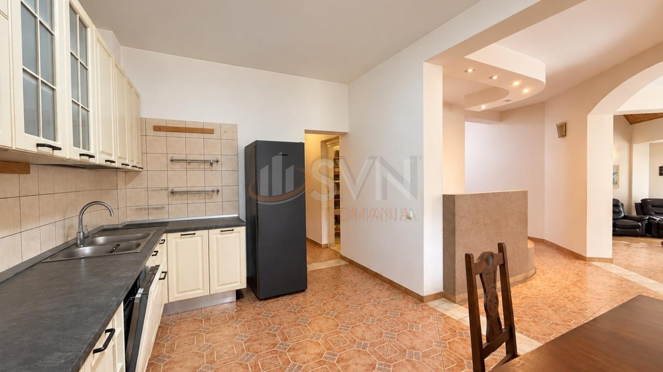 Casa, 8 camere Bucuresti/Lujerului