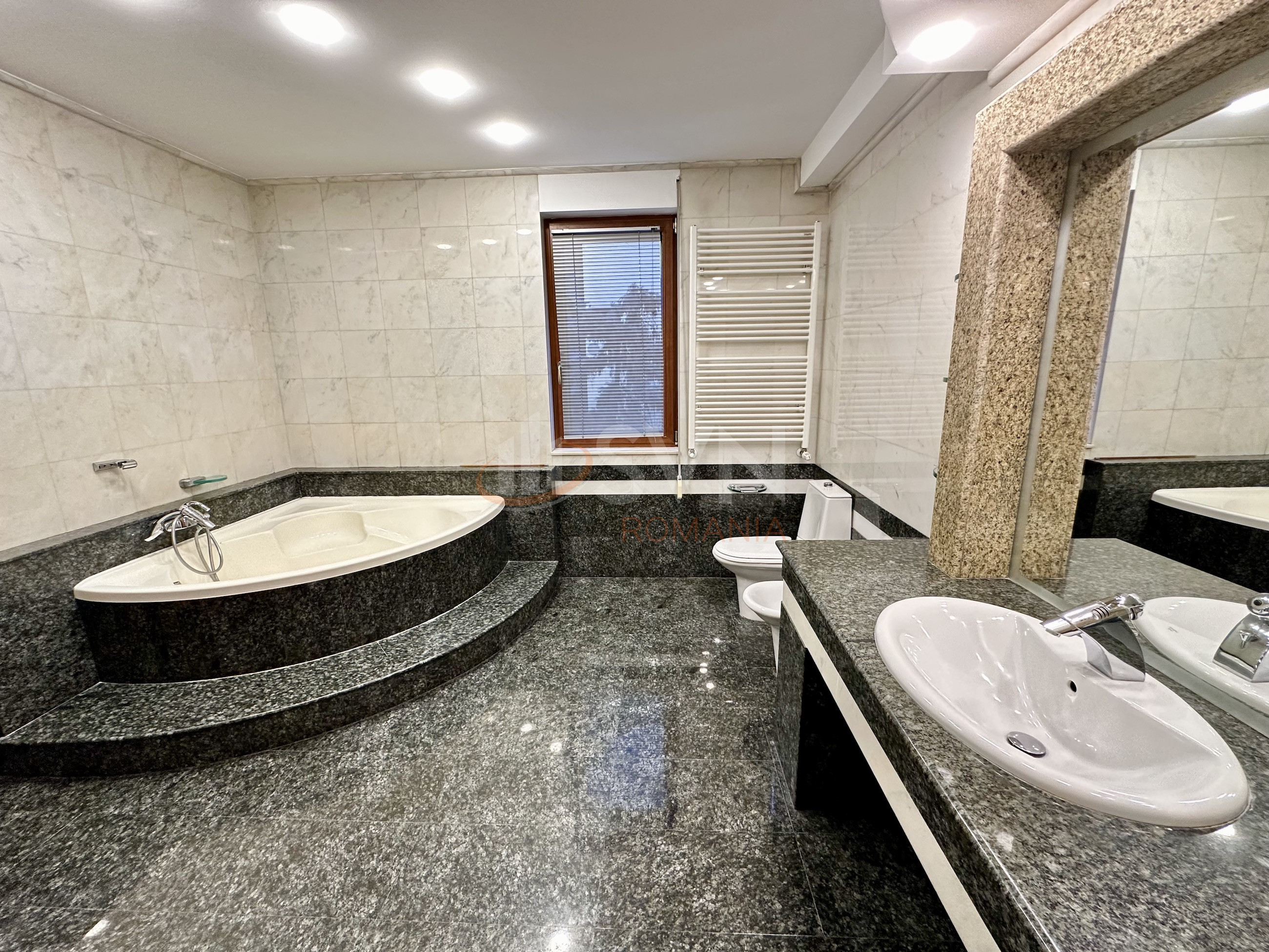 Casa, 8 camere Bucuresti/Primaverii