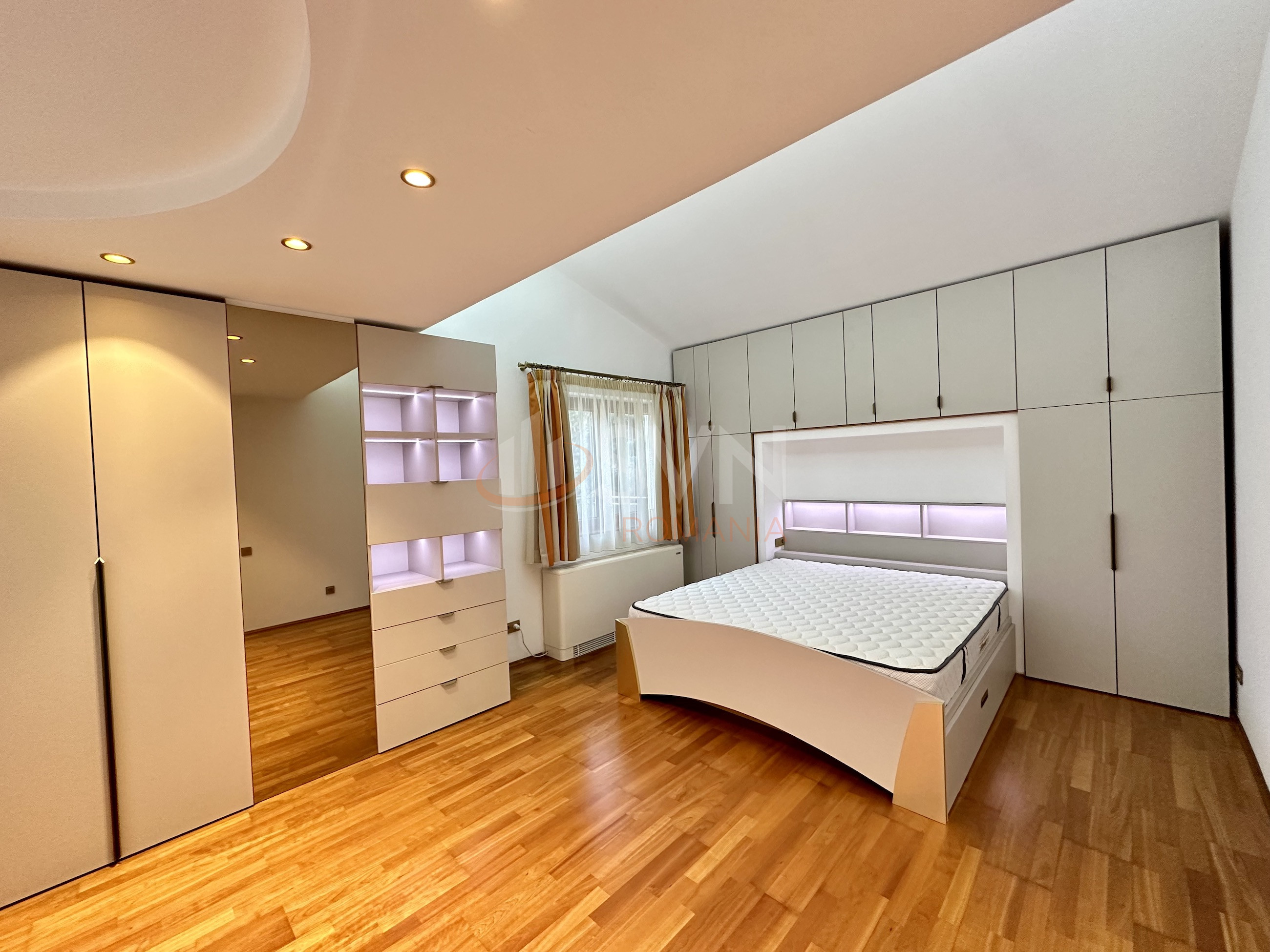 Casa, 8 camere Bucuresti/Primaverii