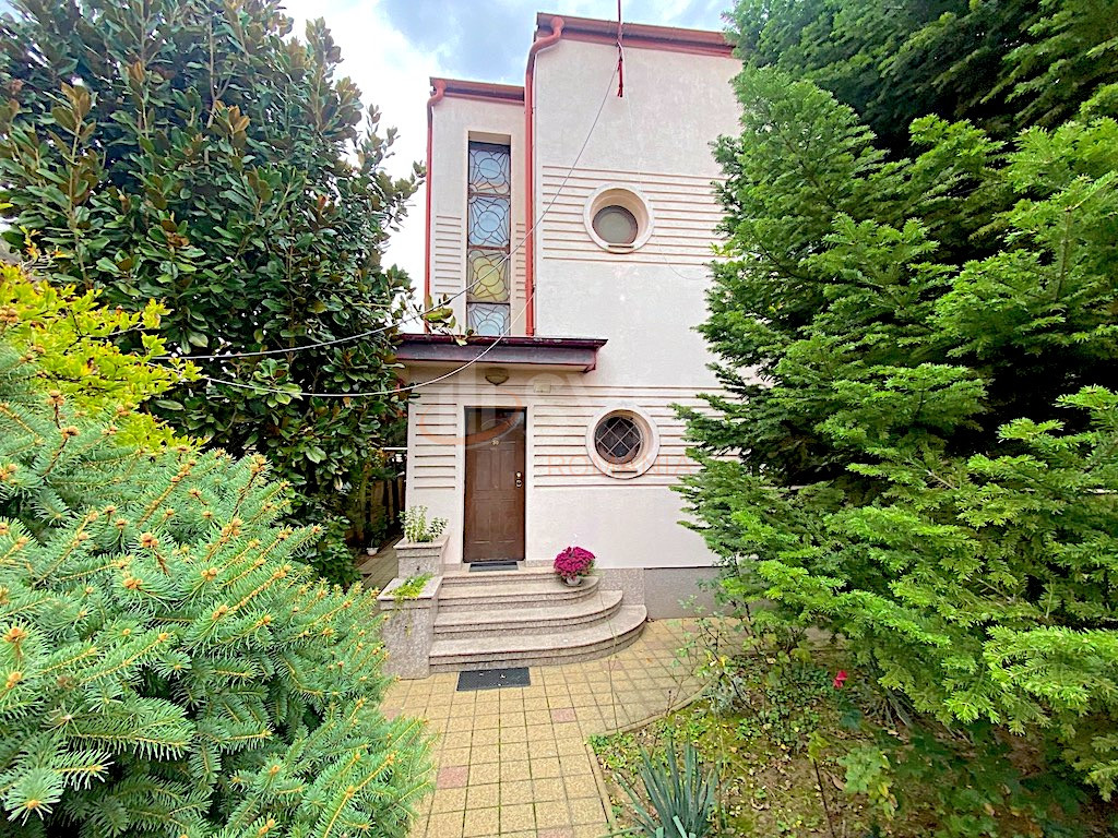 Casa, 8 camere Bucuresti/Domenii