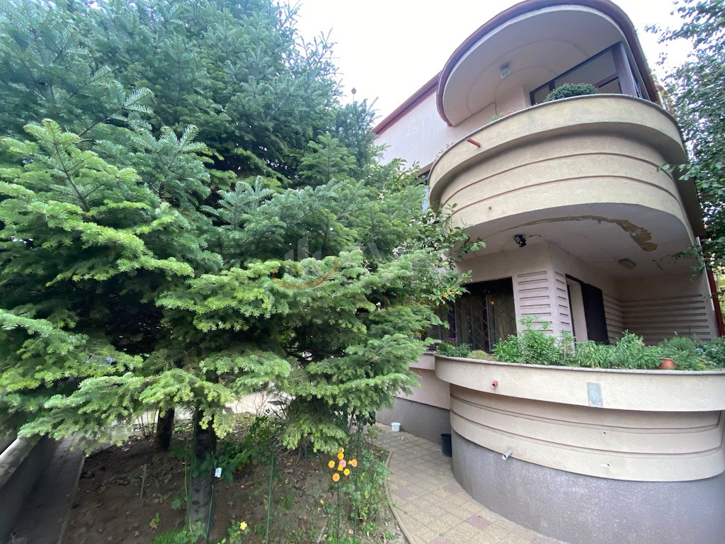 Casa, 8 camere Bucuresti/Domenii
