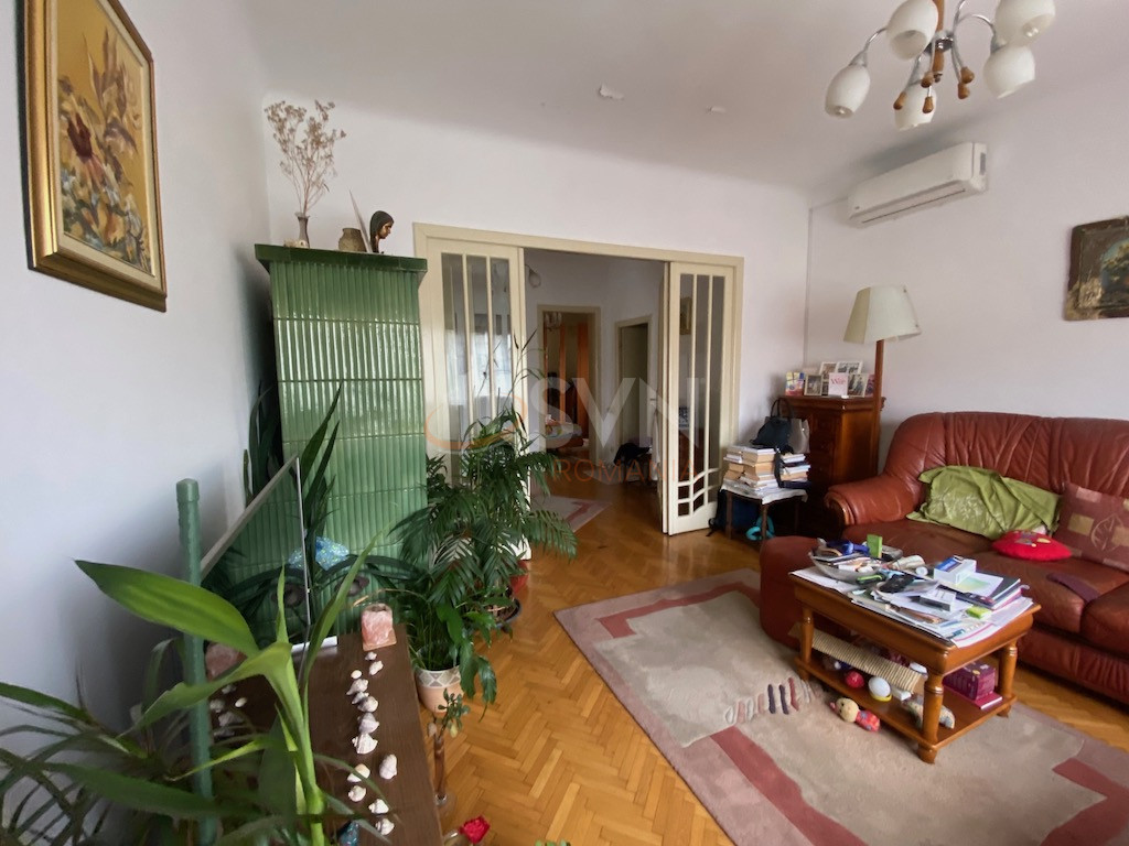 Casa, 8 camere Bucuresti/Domenii