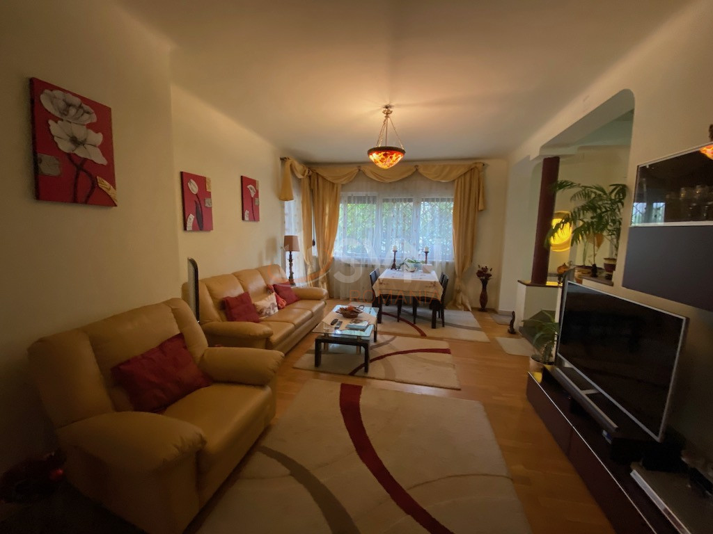 Casa, 8 camere Bucuresti/Domenii