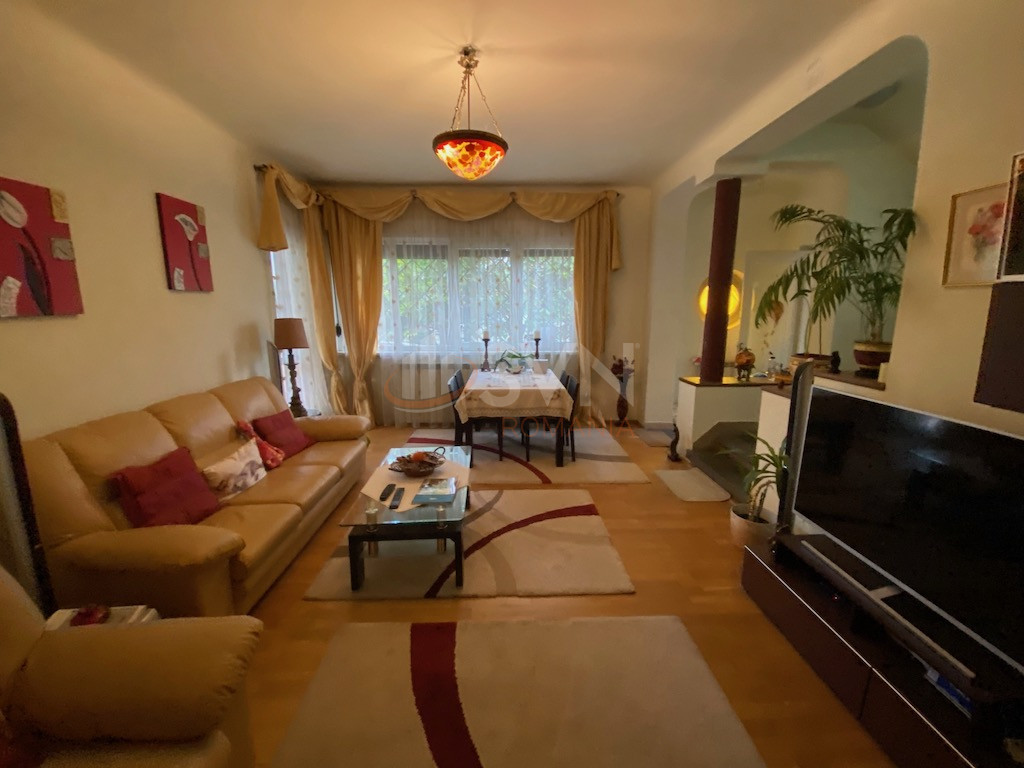 Casa, 8 camere Bucuresti/Domenii
