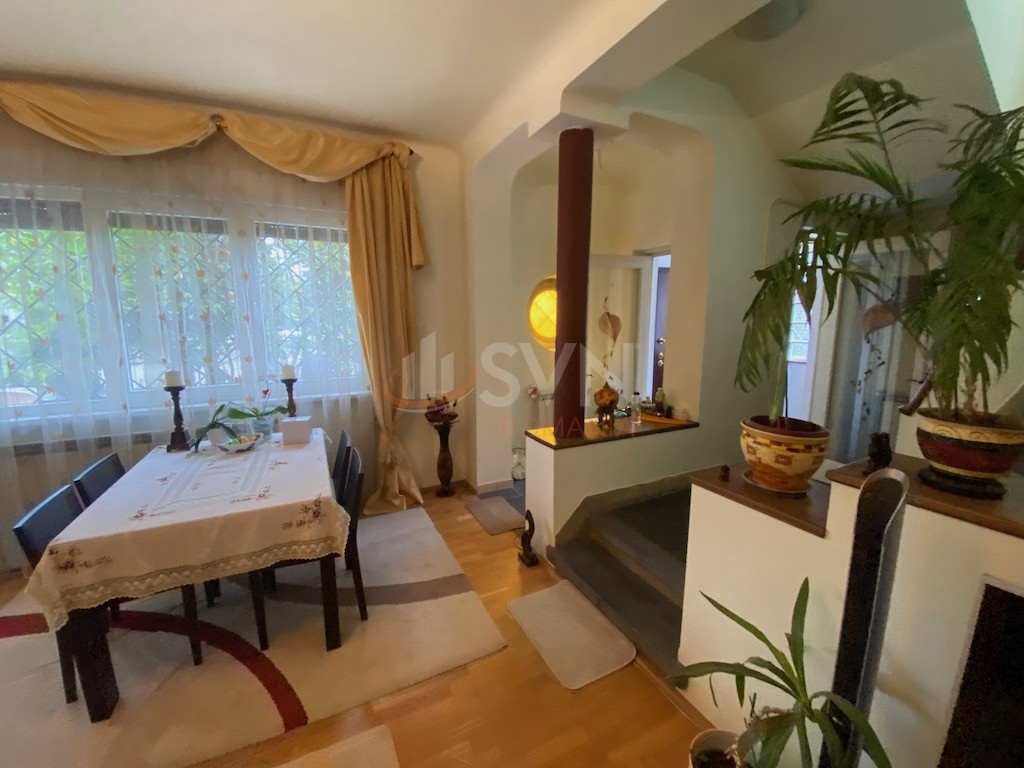 Casa, 8 camere Bucuresti/Domenii